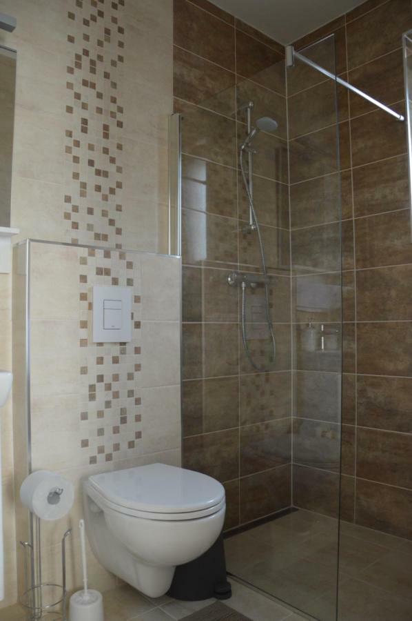 Apartmany Charlie Besenova Bagian luar foto